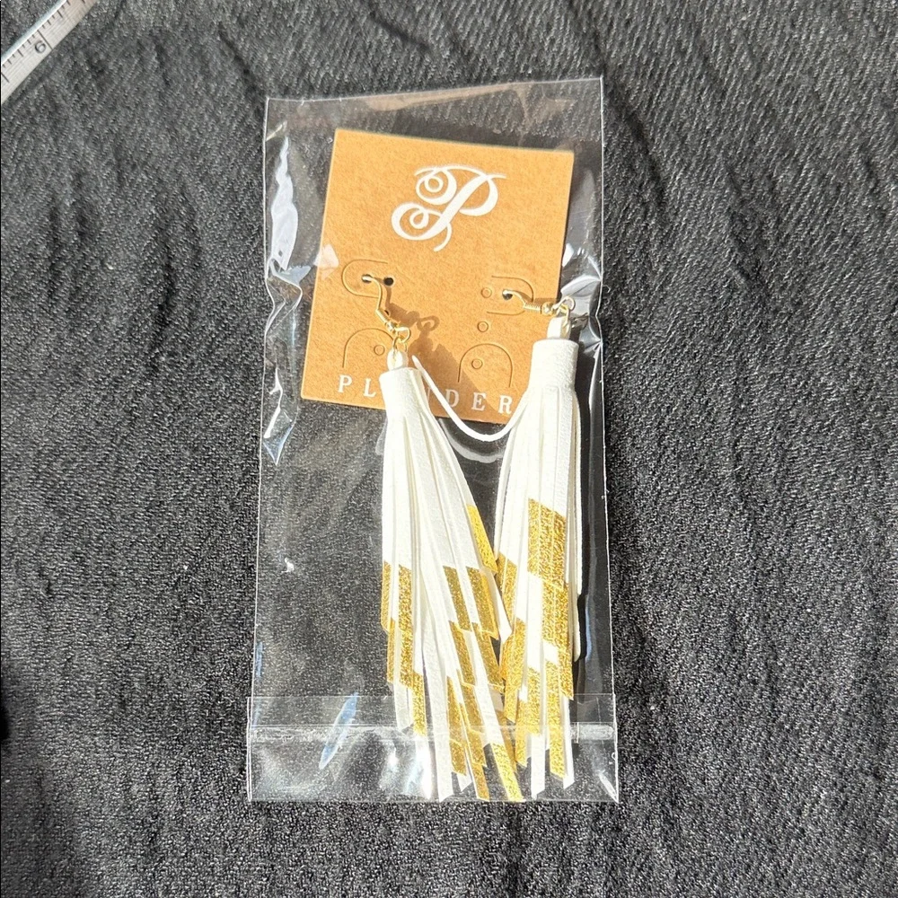‼️NWT Plunder White and Gold Layered Earrings